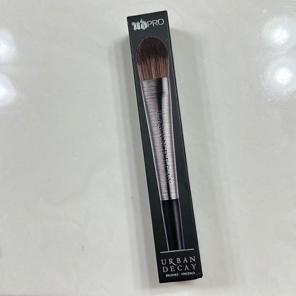 New Urban Decay Pro Flat Optical Blurring Brush F-108